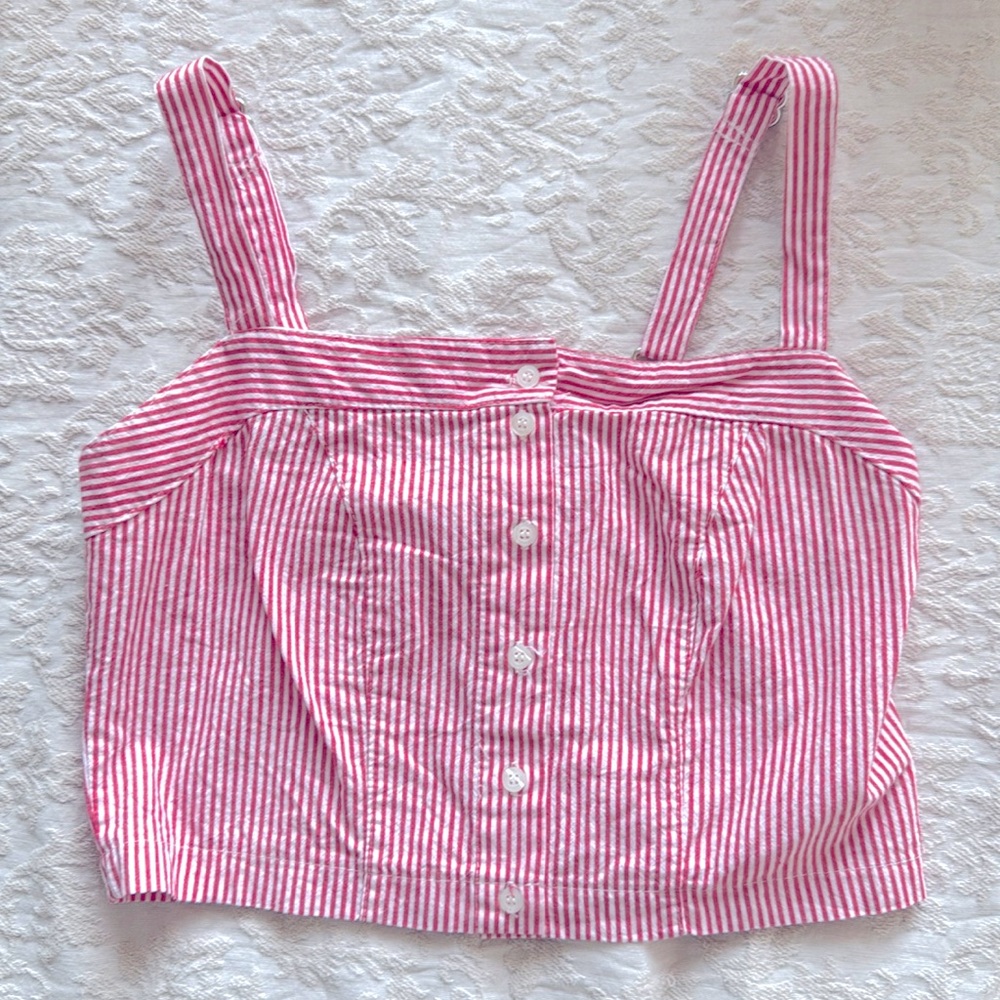 Brandy Melville red and white te stripped crop top. Perfect for Fourth of July.